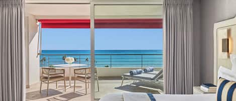 Frette Italian sheets, premium bedding, minibar, in-room safe