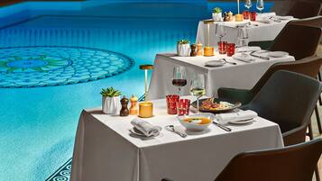 2 restaurants, breakfast, lunch, dinner served; French cuisine