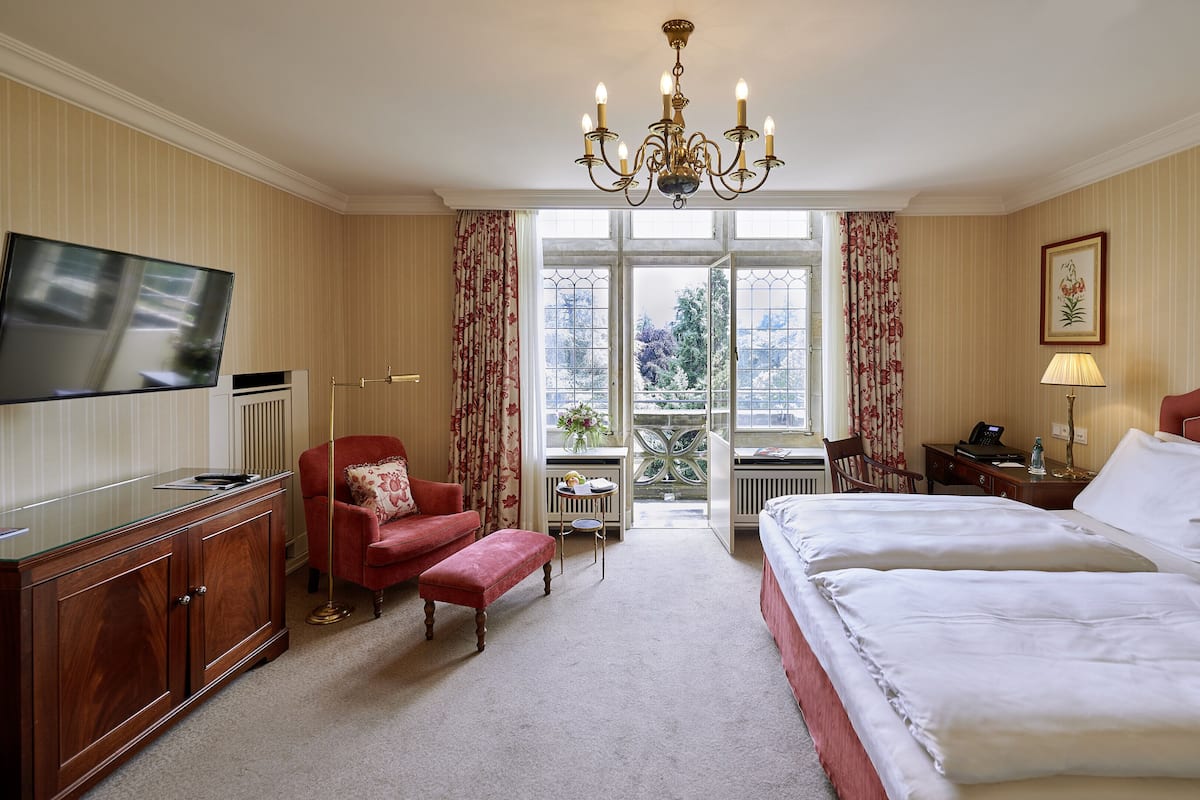 Grand Room, Non Smoking, Balcony (Castle) | 1 bedroom, premium bedding, free minibar, in-room safe