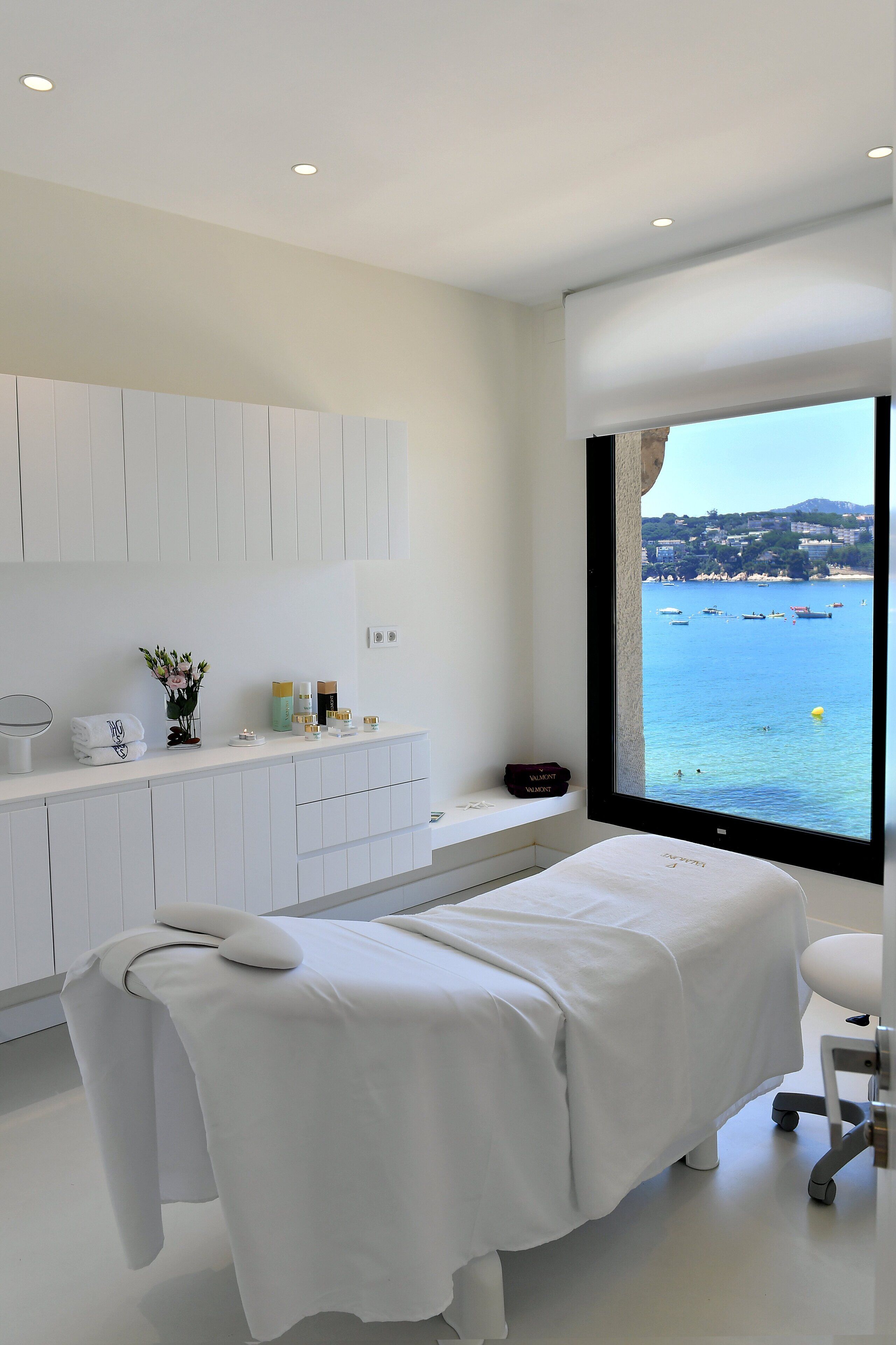 couples treatment room(s), sauna, turkish bath/hammam, body treatments