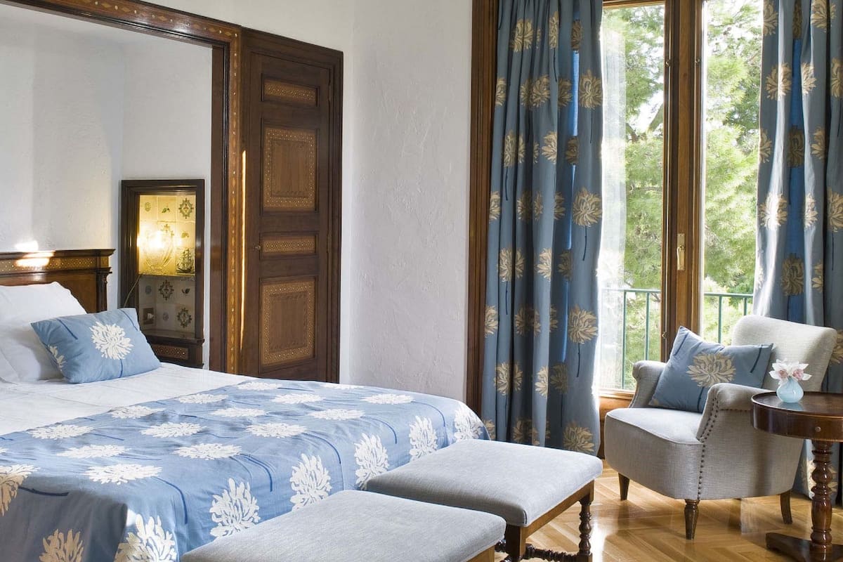 1 bedroom, premium bedding, minibar, in-room safe