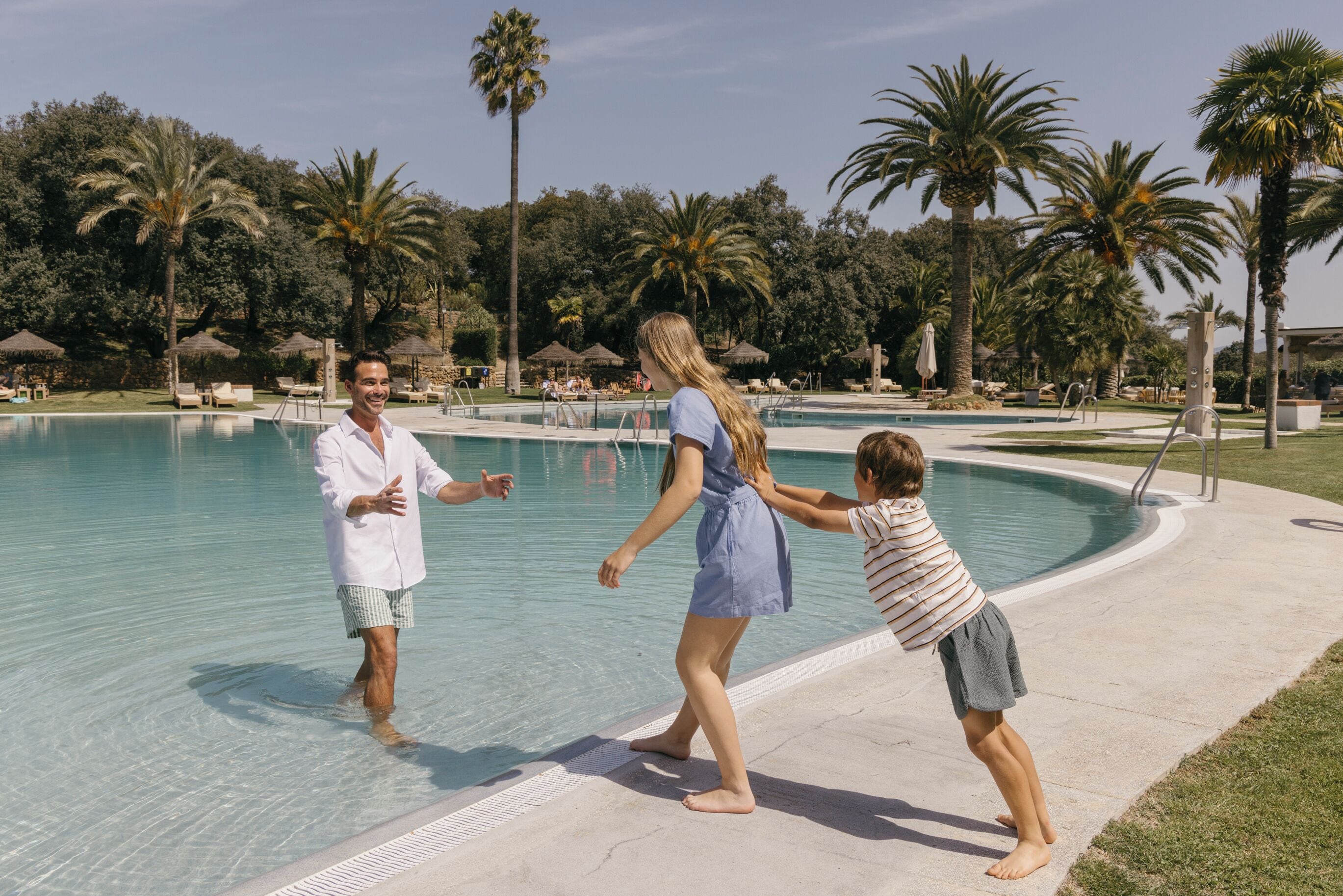 Een seizoensgebonden buitenzwembad