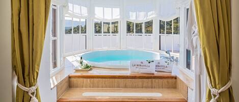 Presidential Suite, 2 Bedrooms, Jetted Tub | Private spa tub
