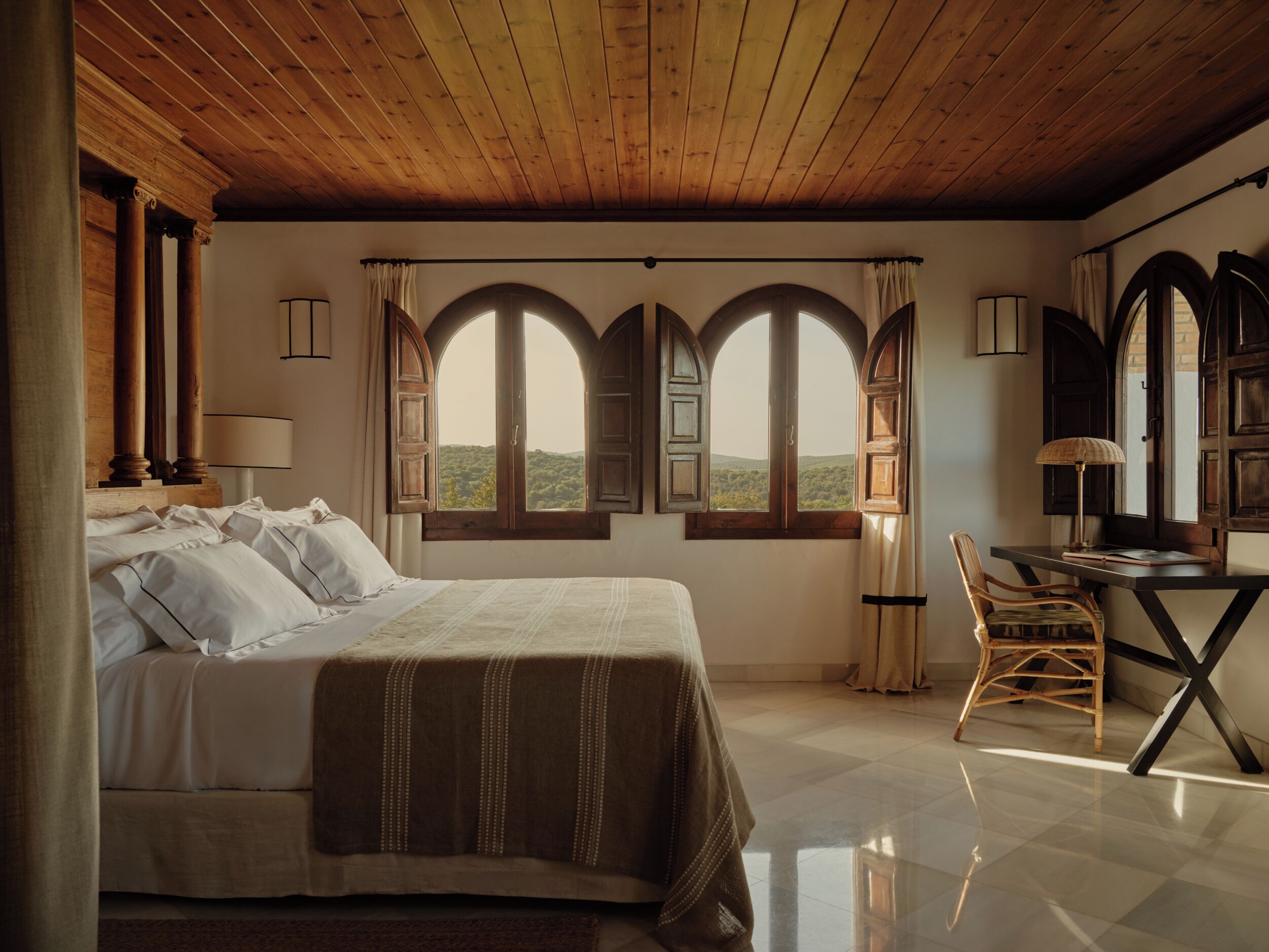 Suite de lujo, Terraza | 1 habitación, sábanas de algodón egipcio y ropa de cama de alta calidad 