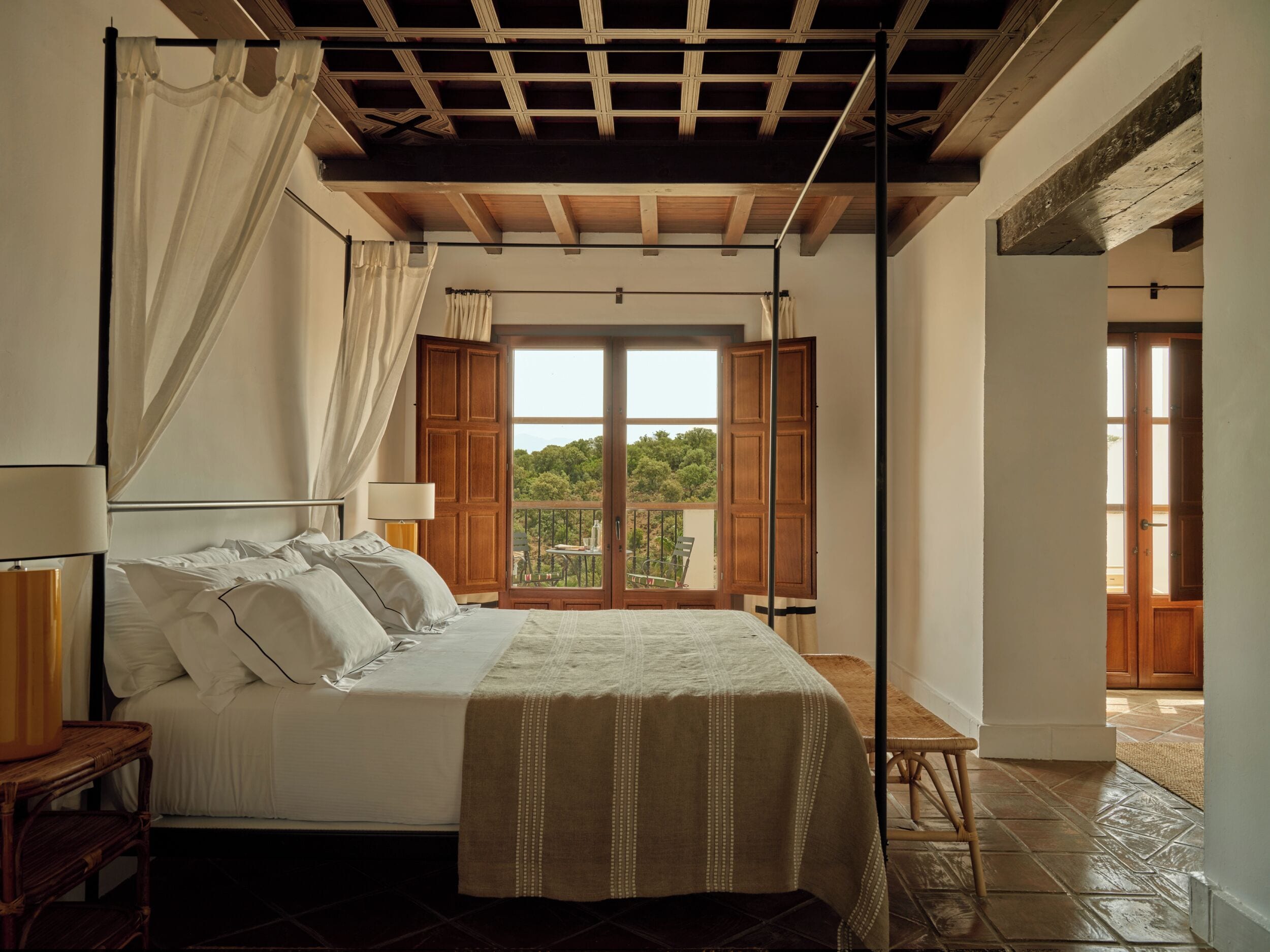 Suite junior, Terraza | 1 habitación, sábanas de algodón egipcio y ropa de cama de alta calidad 