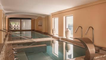 Sauna, hot tub, steam room, Turkish bath/hammam, body treatments