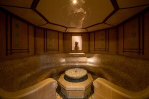 Couples treatment rooms, sauna, hot tub, Turkish bath, body treatments