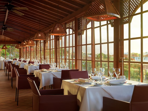 4 restaurantes, café da manhã, culinária espanhola