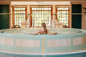 Indoor spa tub