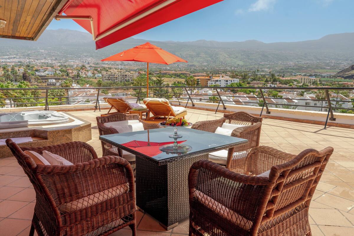 Suite (Michael Jackson), Balcony | 1 bedroom, down comforters, minibar, in-room safe