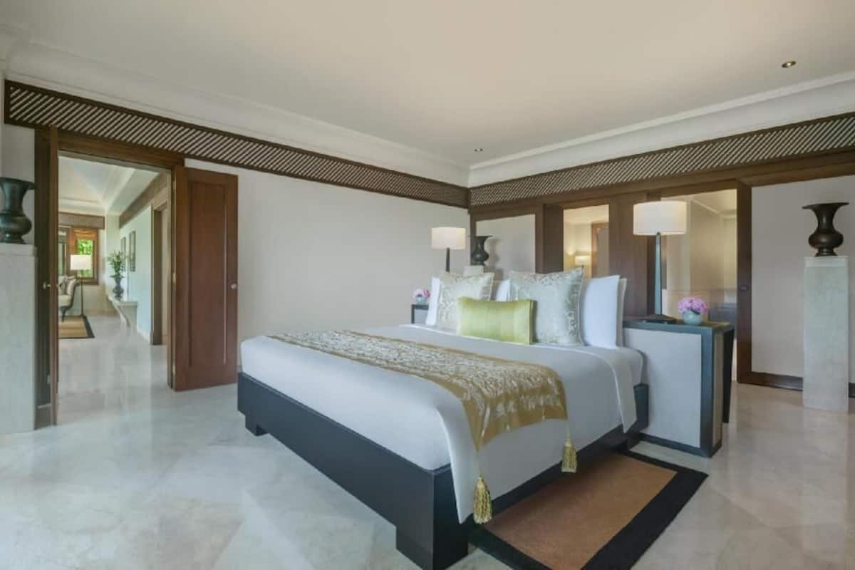 Hochwertige Bettwaren, Daunenbettdecken, Tempur-Pedic-Betten, Minibar