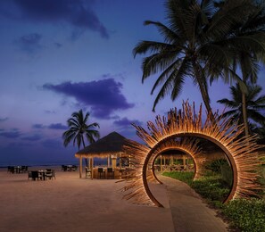 5 restaurants; breakfast, lunch, dinner and brunch served  - The St. Regis Goa Resort (Cavelossim)