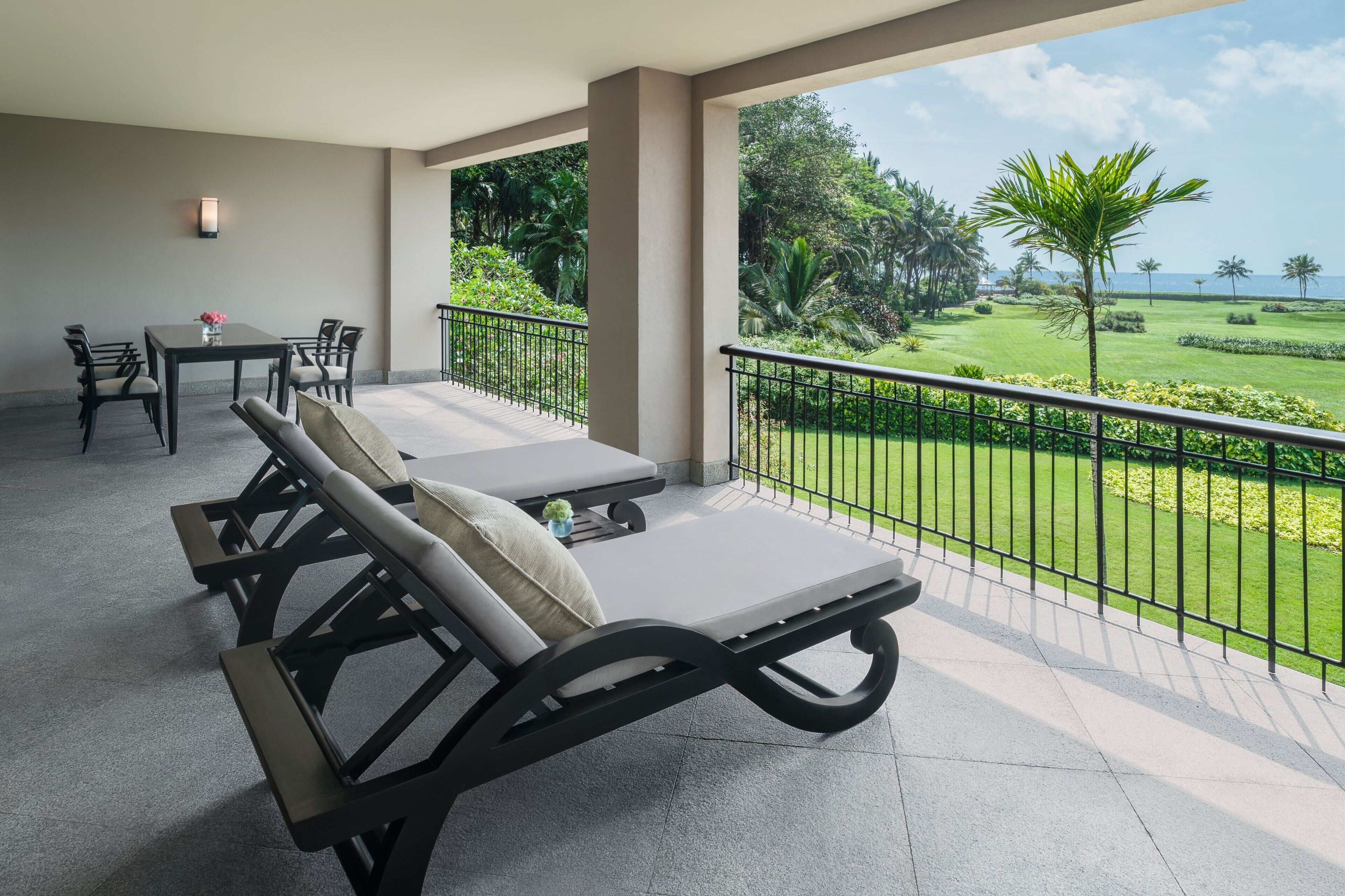 Suite, 1 chambre, vue jardin (Balcony) | Vue de la chambre