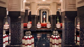 Couples treatment room(s), sauna, hot tub, steam room