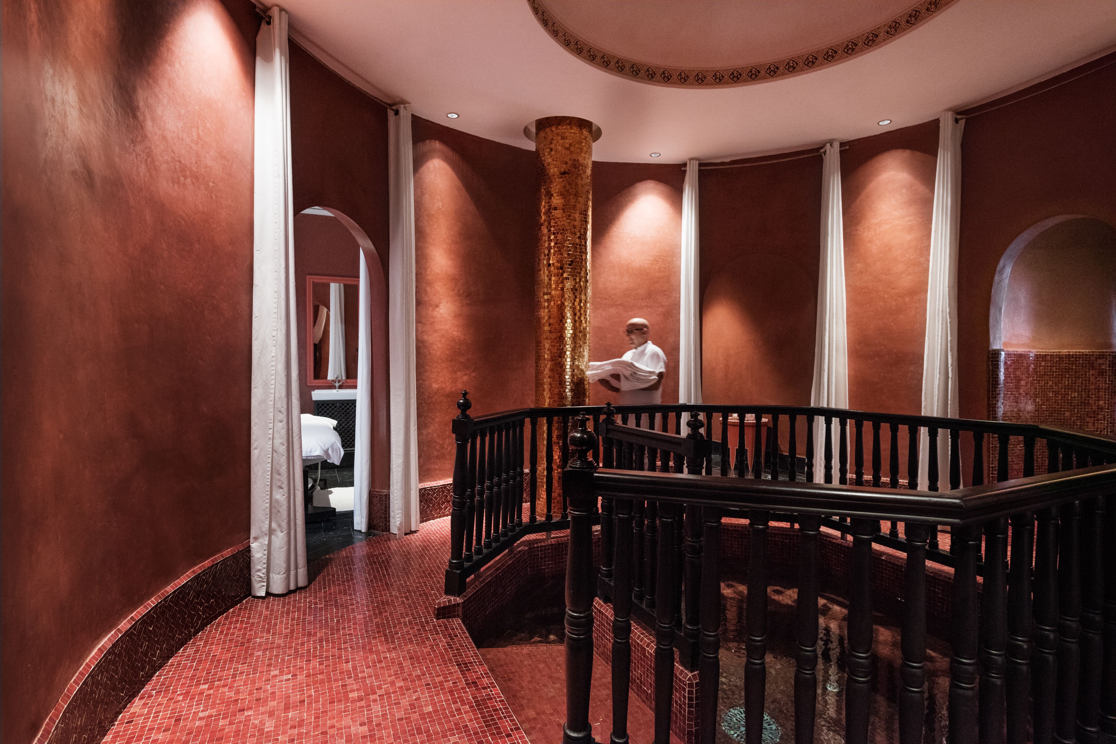 Couples treatment rooms, sauna, hot tub, steam room, hot springs