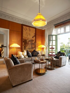 Suite (MARQUETERIE) | Living area | TV, iPod dock - La Mamounia (Marrakech)