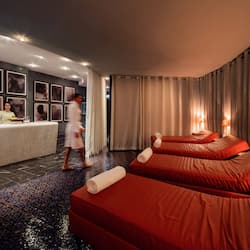 Couples treatment rooms, sauna, hot tub, steam room, hot springs