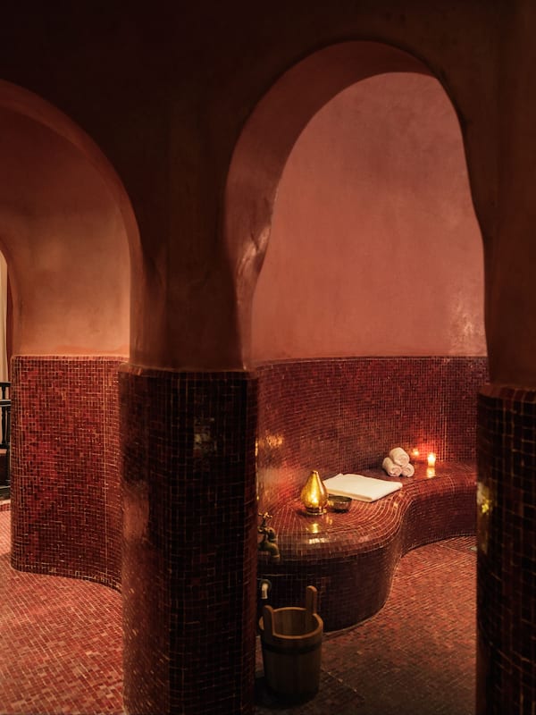 Couples treatment rooms, sauna, hot tub, steam room, hot springs