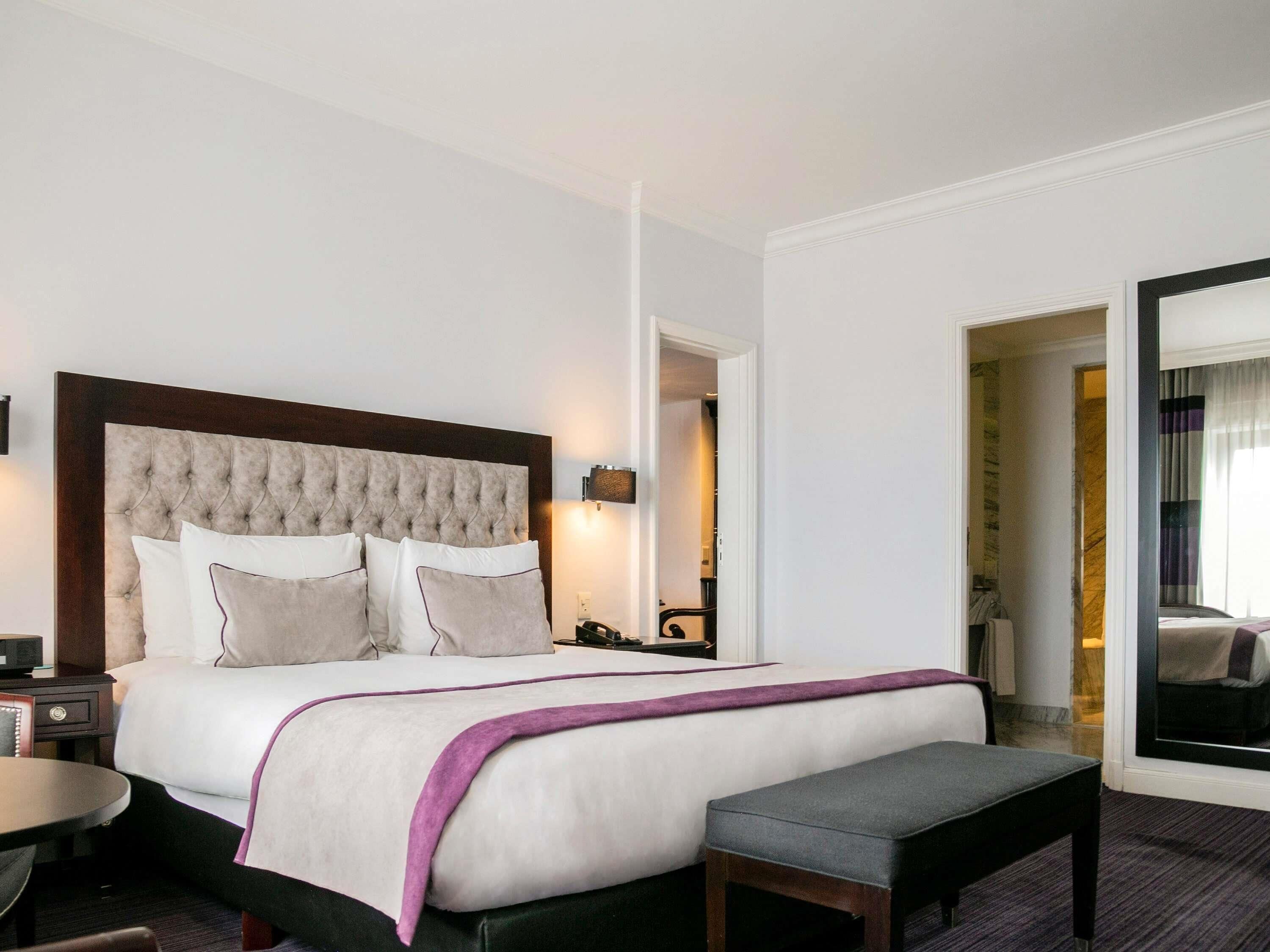 Suite, 1 Queen Bed | Hypo-allergenic bedding, minibar, in-room safe, desk