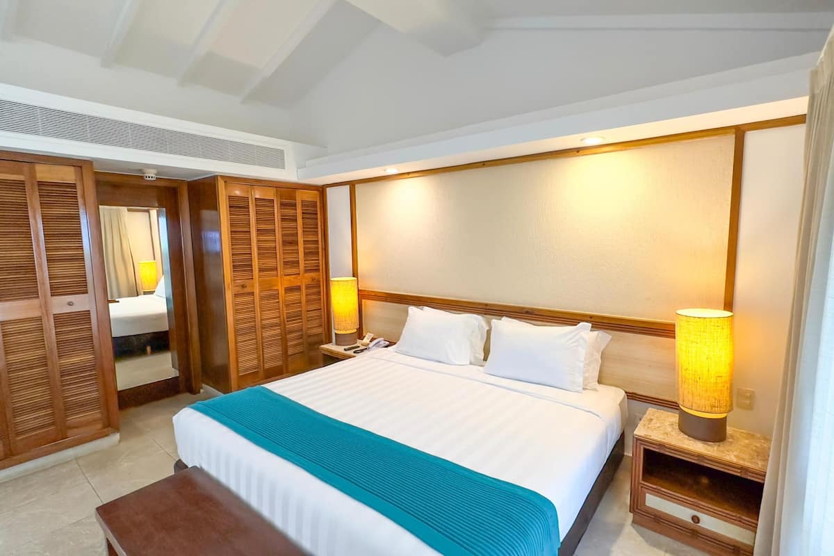 1 bedroom, free minibar, in-room safe, laptop workspace