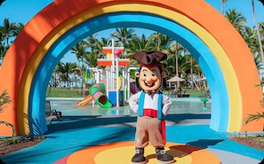 3 outdoor pools, open 8:00 AM to 7:00 PM, free cabanas, pool umbrellas