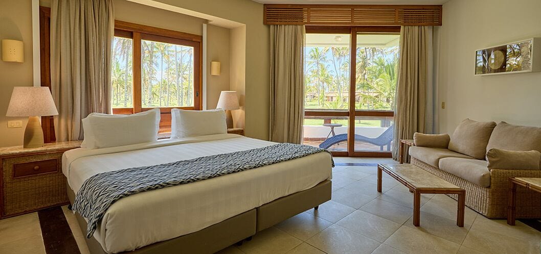 Familiesuite | Allergitestet sengetøy, minibar (inkludert) og safe på rommet