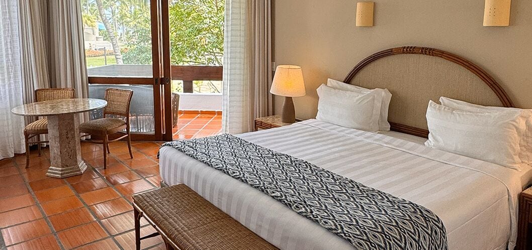 Rom – premium | Allergitestet sengetøy, minibar (inkludert) og safe på rommet