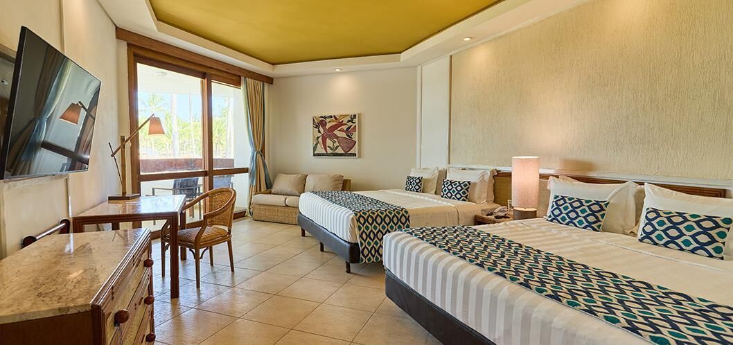 Hypo-allergenic bedding, free minibar, in-room safe, desk