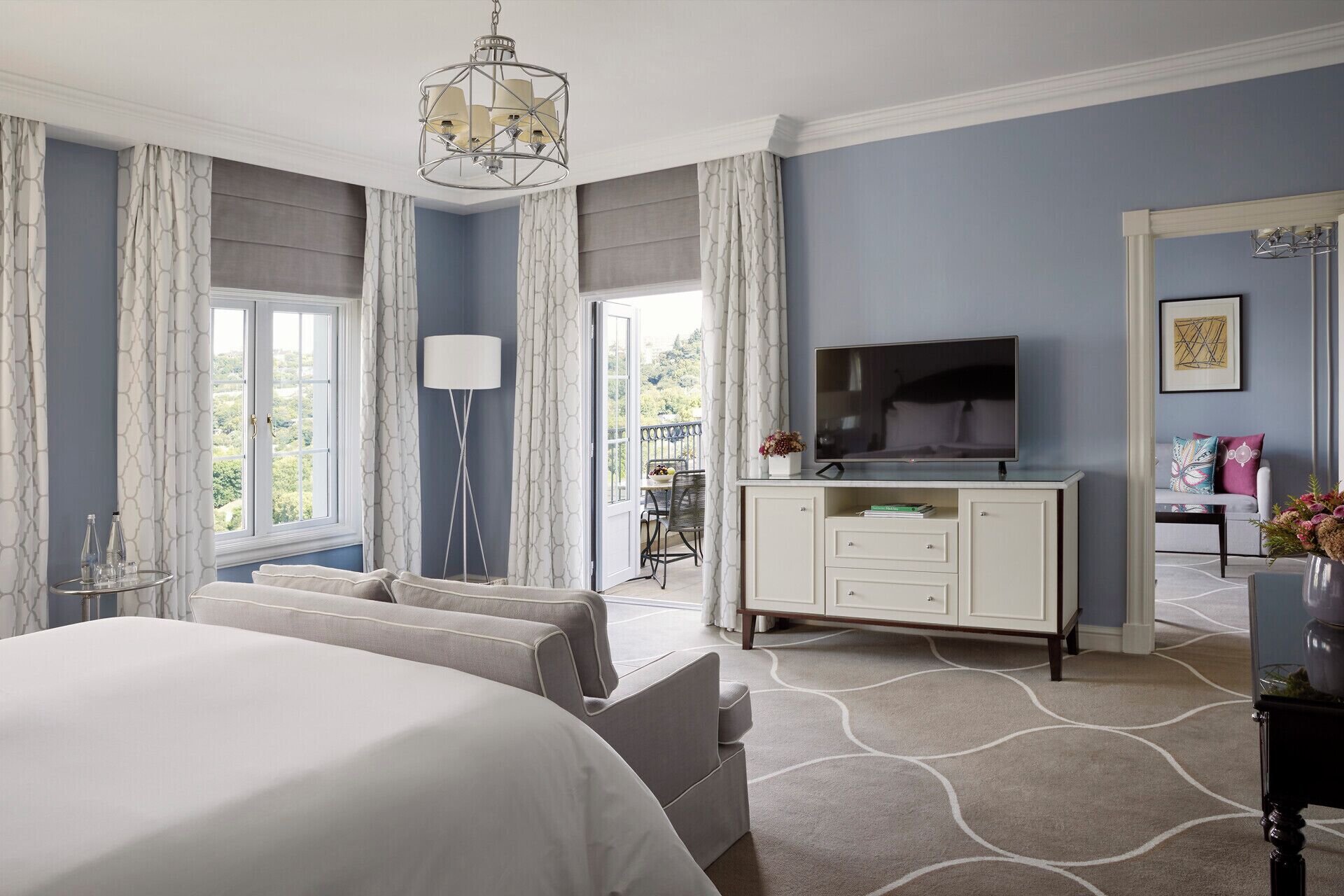 Egyptian cotton sheets, premium bedding, down duvets, pillow-top beds