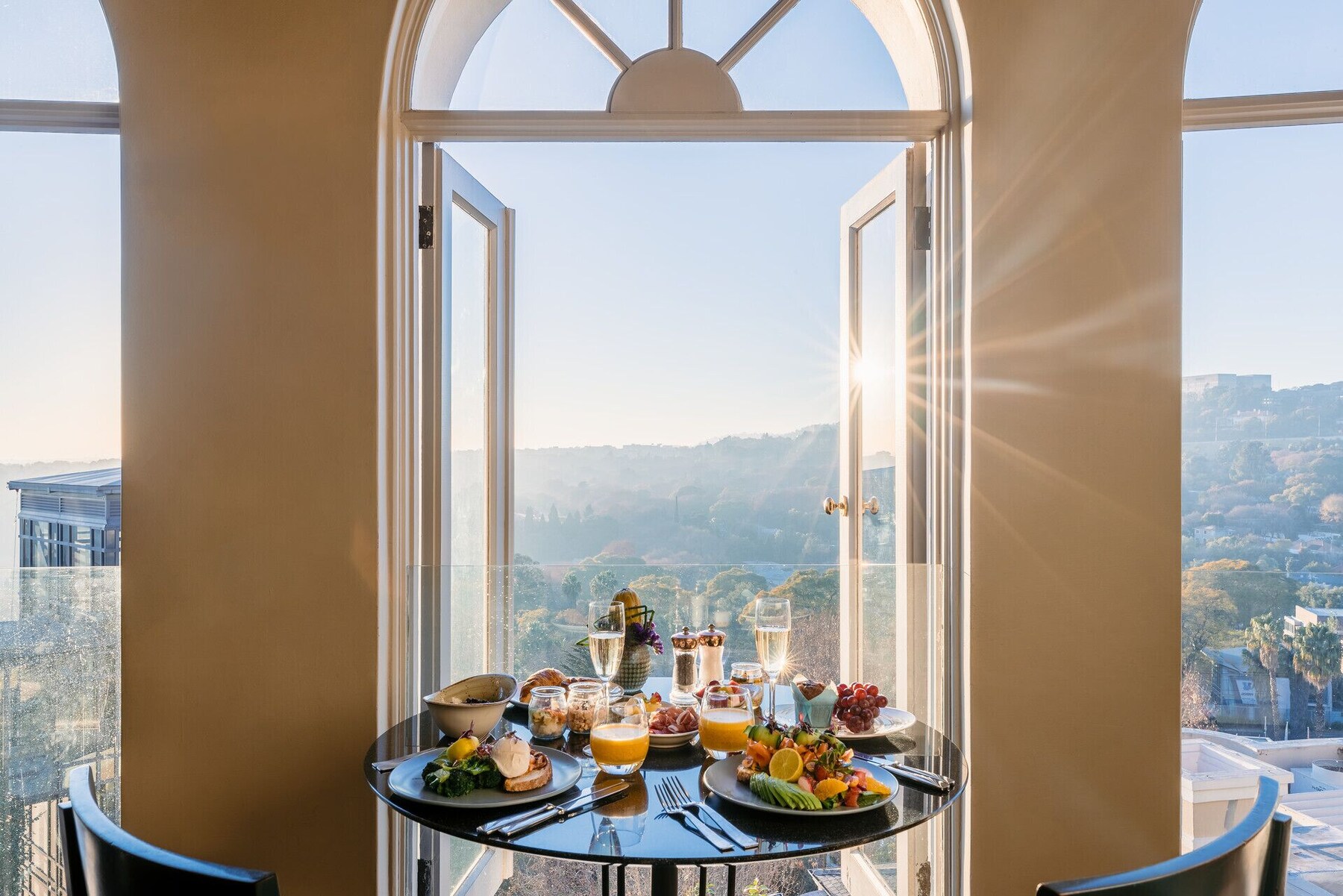 Desayuno completo todos los días (con cargo) 