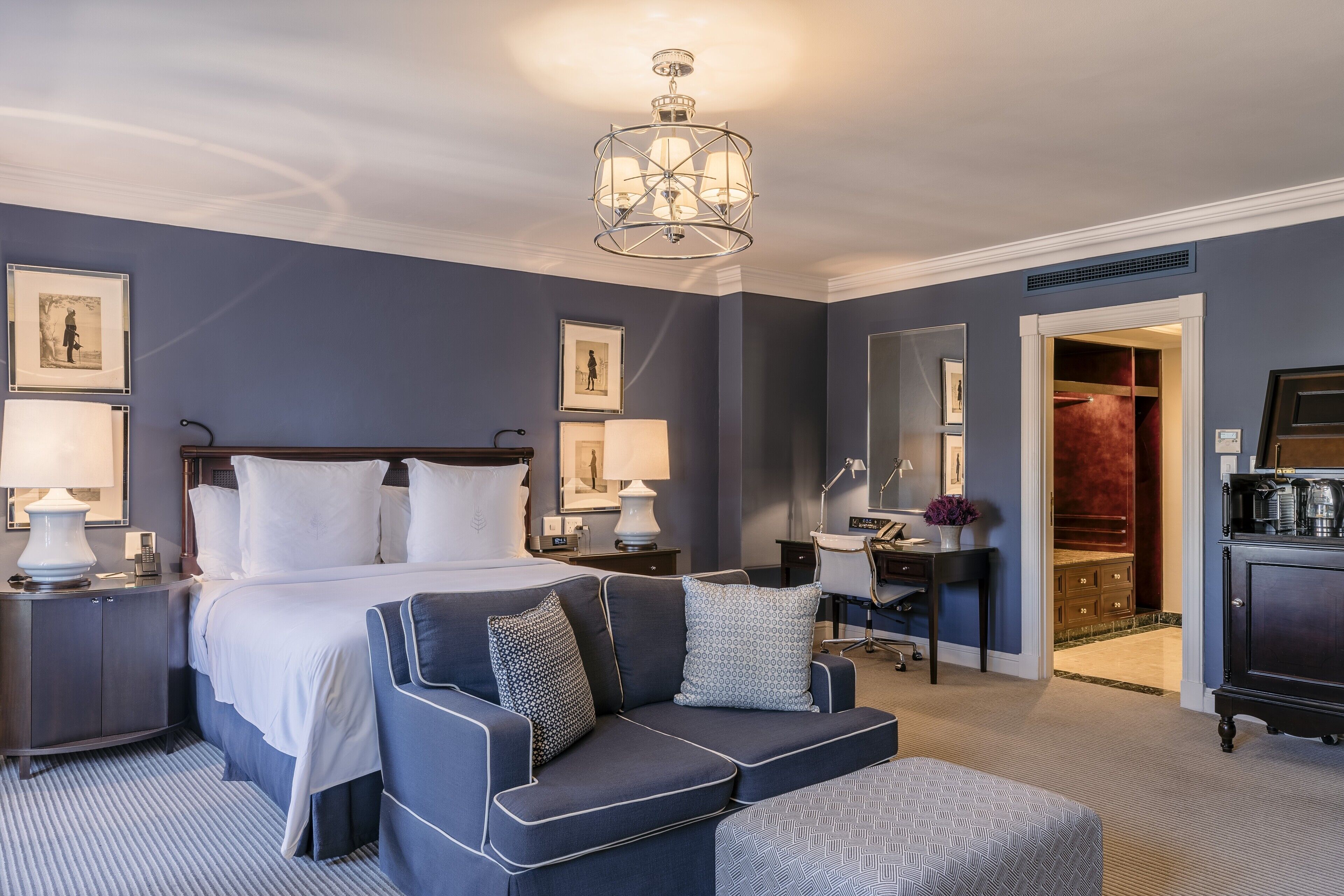 egyptian cotton sheets, premium bedding, down duvets, pillow-top beds