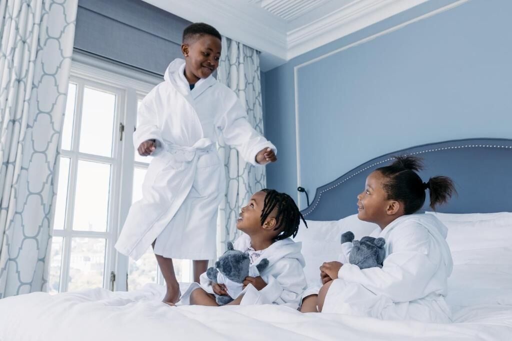 Phòng dành cho gia đình, 2 phòng ngủ | Bộ trải giường bằng vải cotton Ai Cập, bộ đồ giường cao cấp 