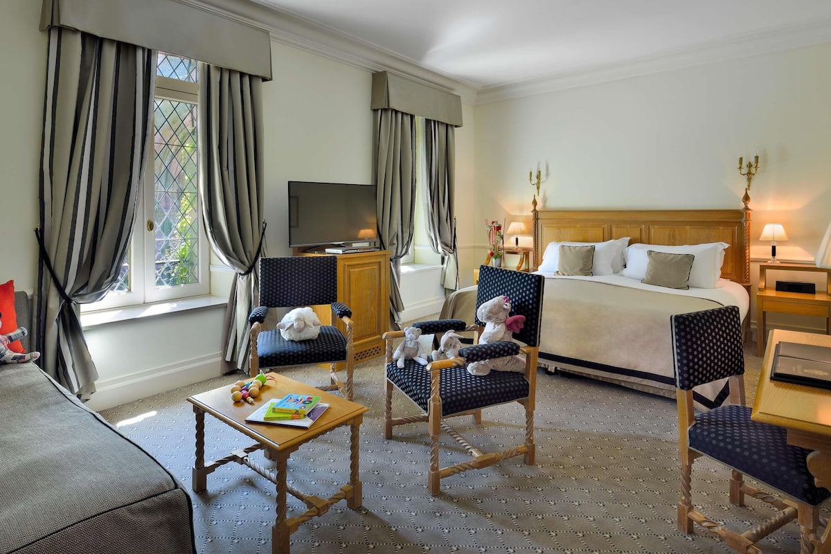 Family Room, Multiple Beds