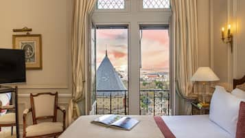 Habitación superior, 1 cama King size, vista al jardín | Ropa de cama de alta calidad, camas con pillow-top y minibar