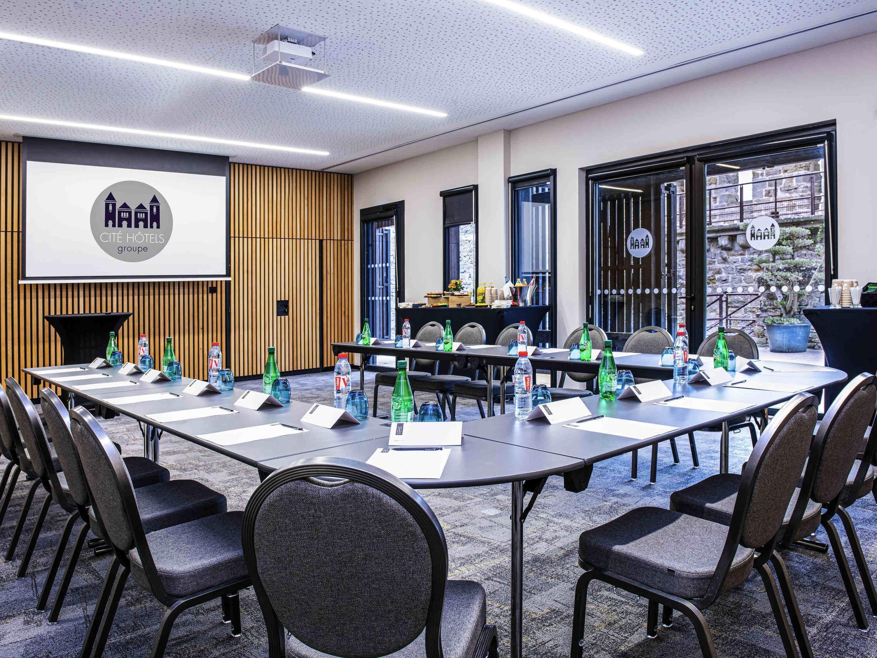 Meeting facility