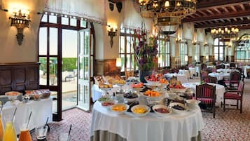 Daily buffet breakfast (EUR 30 per person)