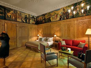 1 bedroom, premium bedding, pillow-top beds, minibar