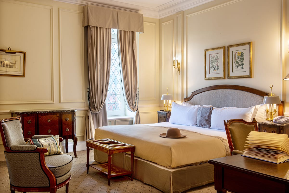 1 bedroom, premium bedding, pillow-top beds, minibar
