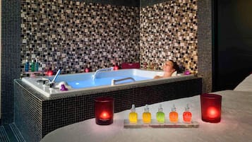 Ångbastu, turkiskt bad/hamam, kroppsbehandlingar och aromaterapi