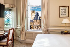 Suite, 1 King Bed