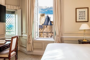 Suite, 1 King Bed