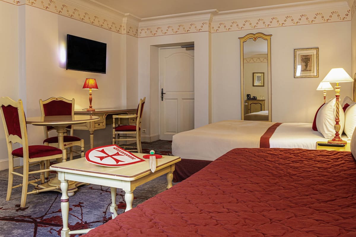 1 bedroom, premium bedding, pillow-top beds, minibar