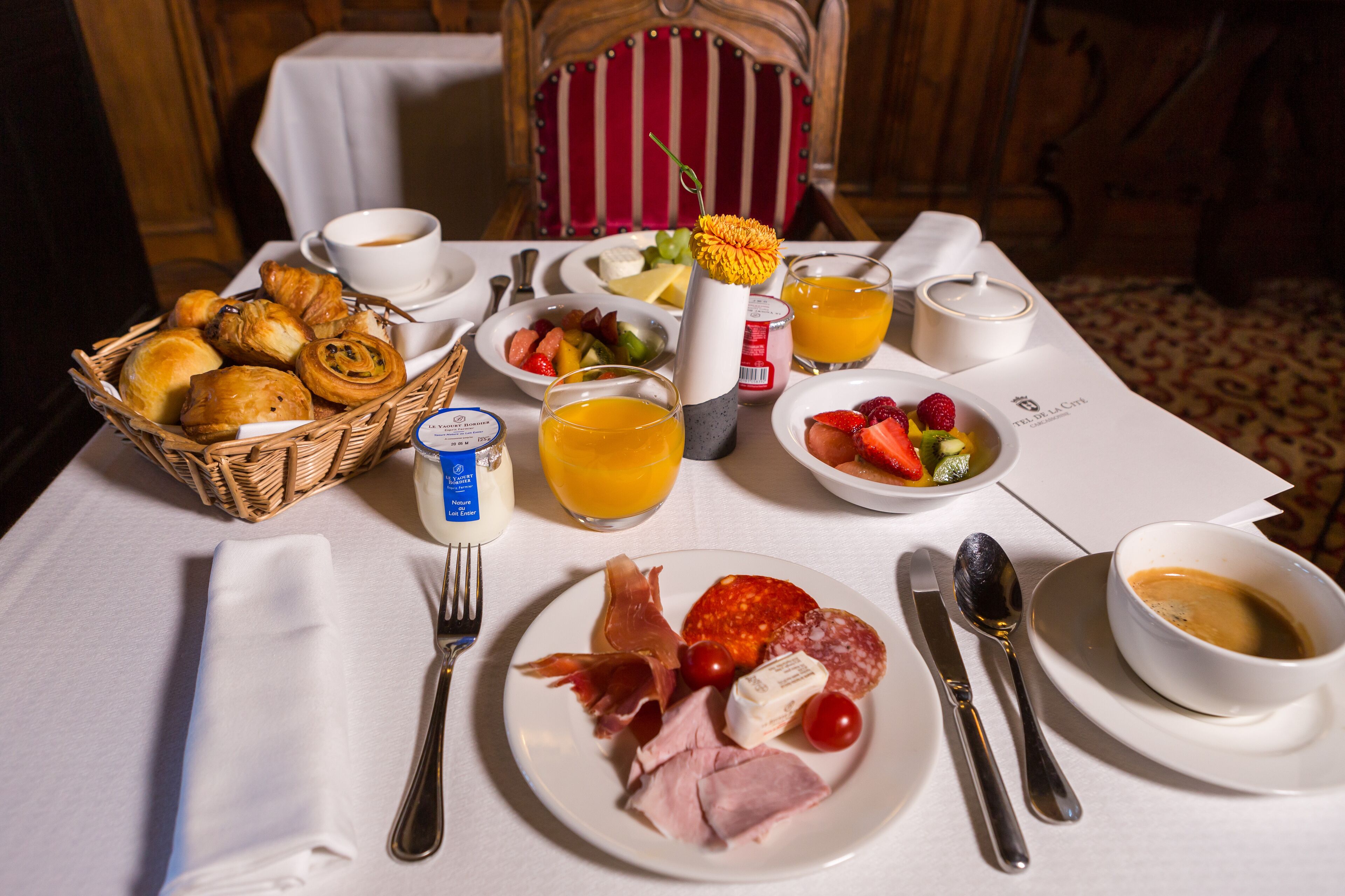 daily buffet breakfast (eur 30 per person)