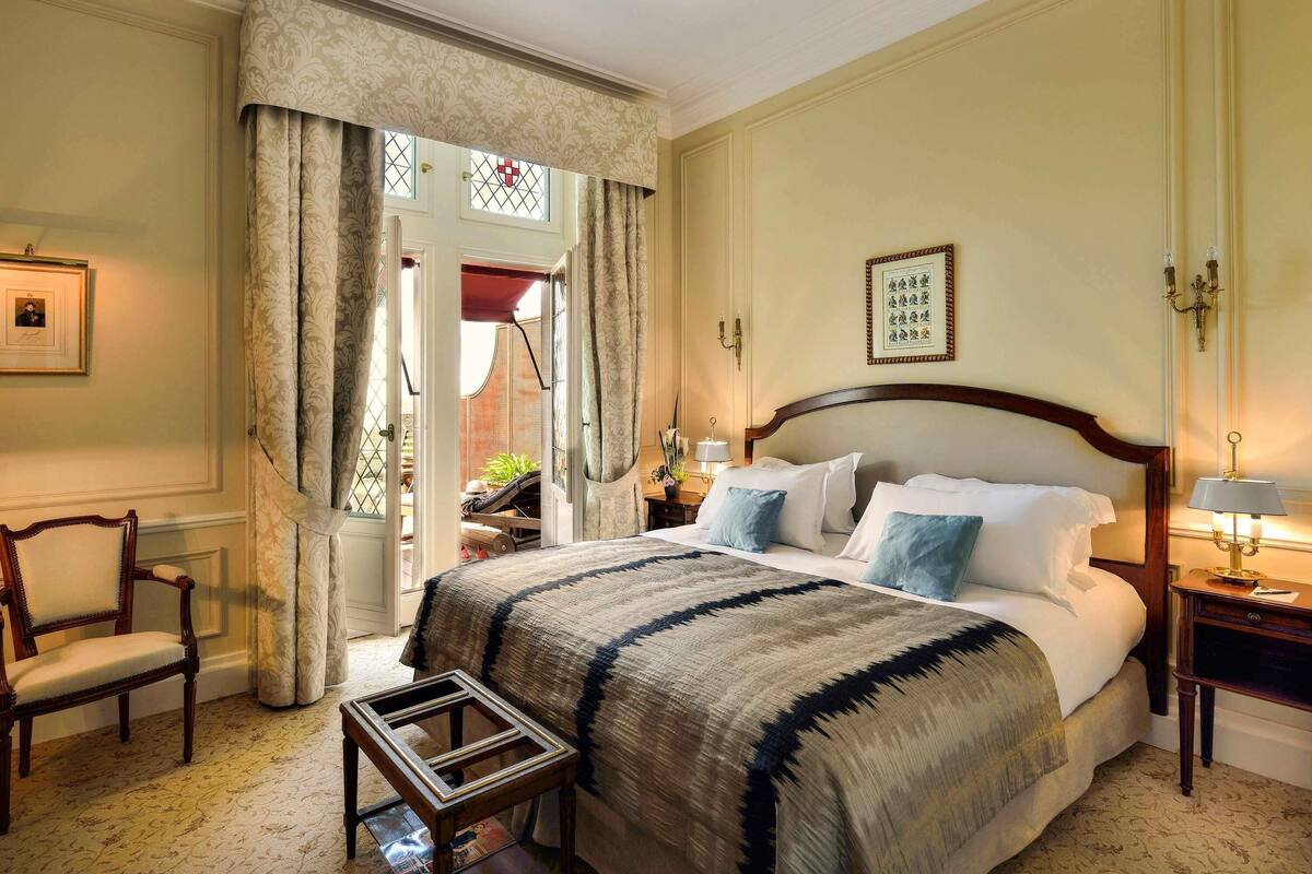 Habitación superior, 1 cama de matrimonio, terraza, vistas al jardín | Ropa de cama de alta calidad, colchones con acolchado adicional, minibar