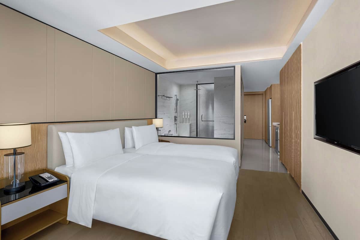 Minibar, coffres-forts dans les chambres, décoration personnalisée