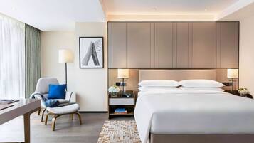 Minibar, in-room safe, individually decorated, individually furnished