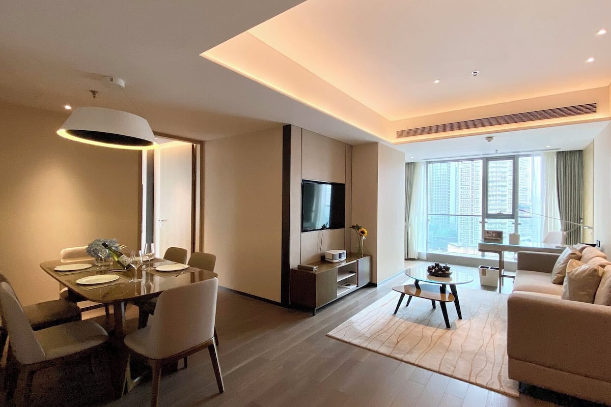 apartment, 2 bedrooms, non smoking, city view | minibar, in-room safe, individually decorated, individually furnished