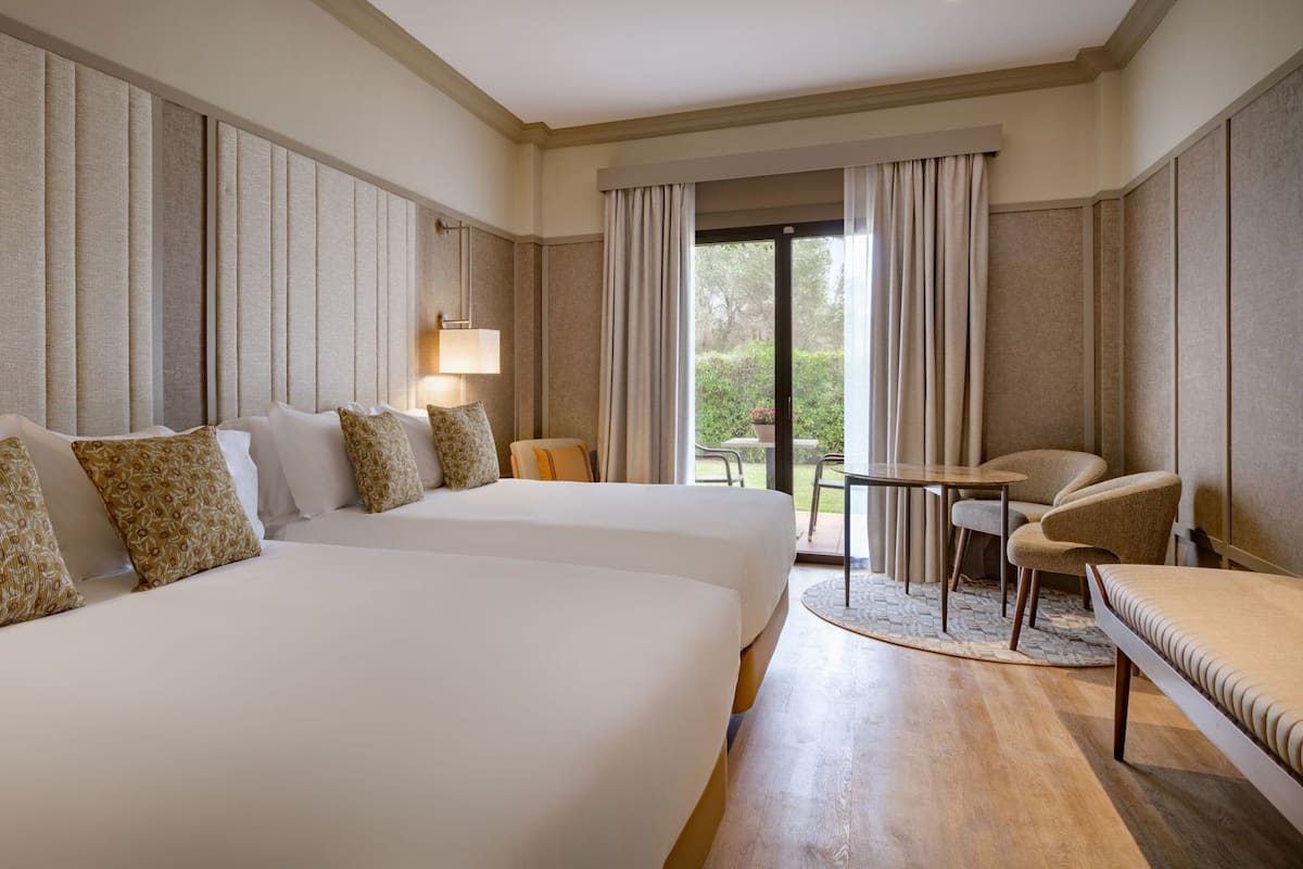 Hypo-allergenic bedding, minibar, in-room safe, individually decorated