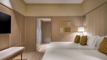 1 bedroom, hypo-allergenic bedding, minibar, in-room safe