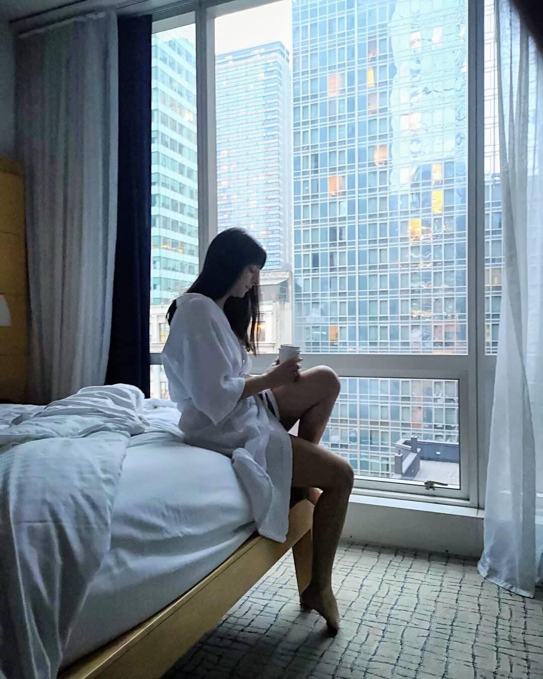 エグゼクティブ ルーム キングベッド 1 台 | セーフティボックス (室内)、デスク、ノートパソコン用作業スペース、遮光カーテン